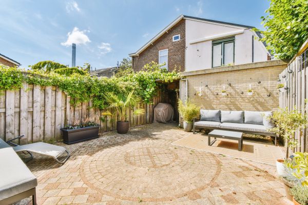 Courtyard Patio Service in Irvine